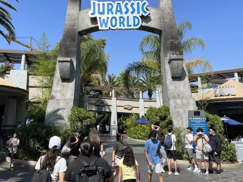 Jurassic World ride